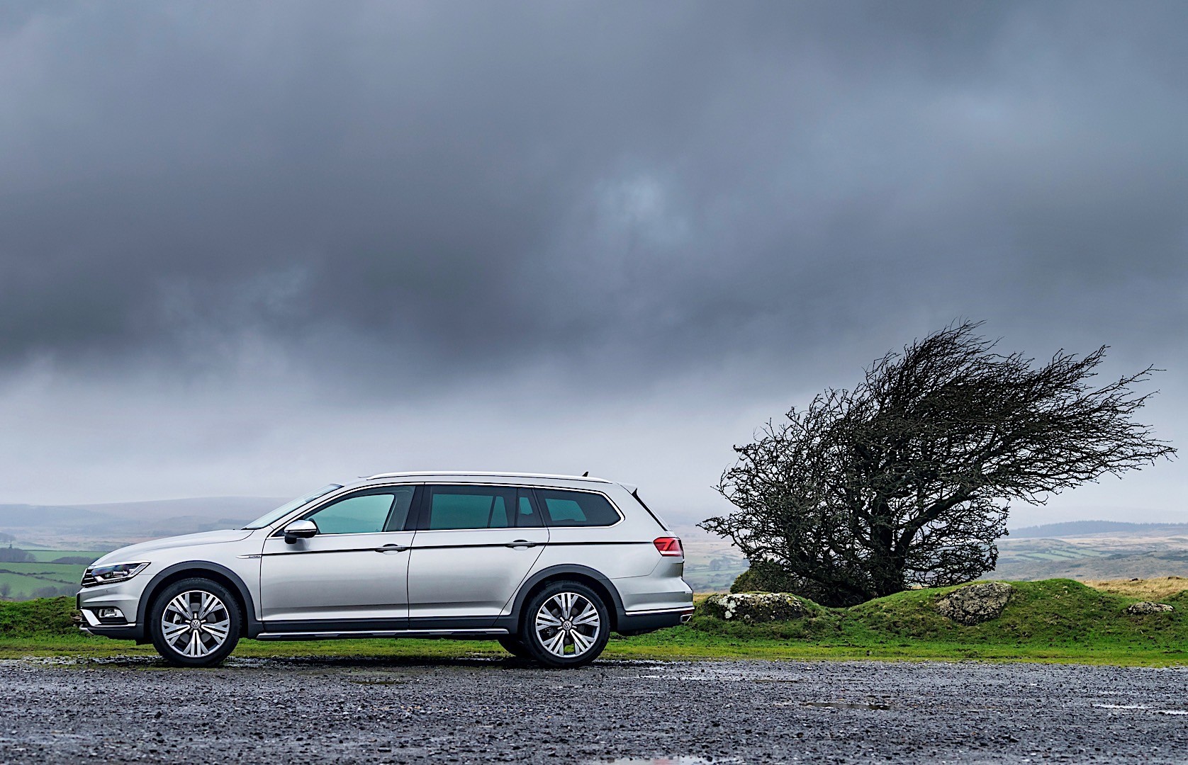 Volkswagen Passat Alltrack photo 2