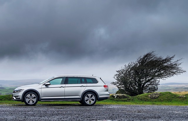 Volkswagen Passat Alltrack photo 2