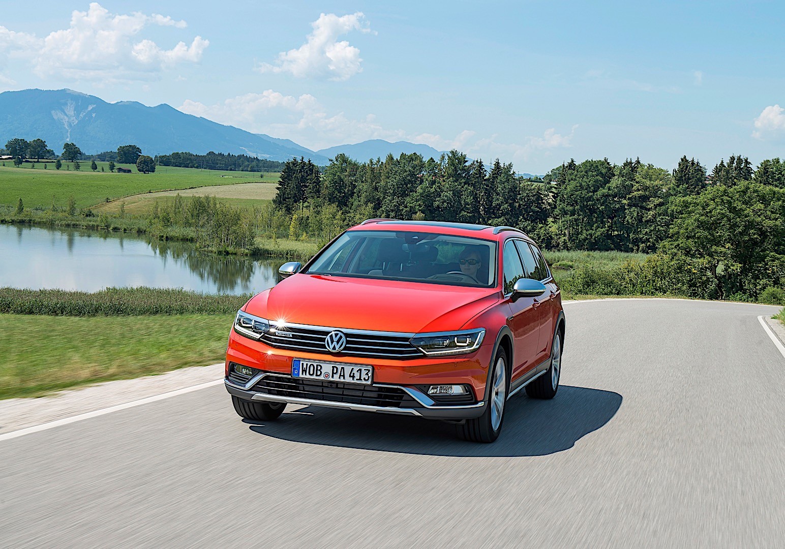 Volkswagen Passat Alltrack photo 11