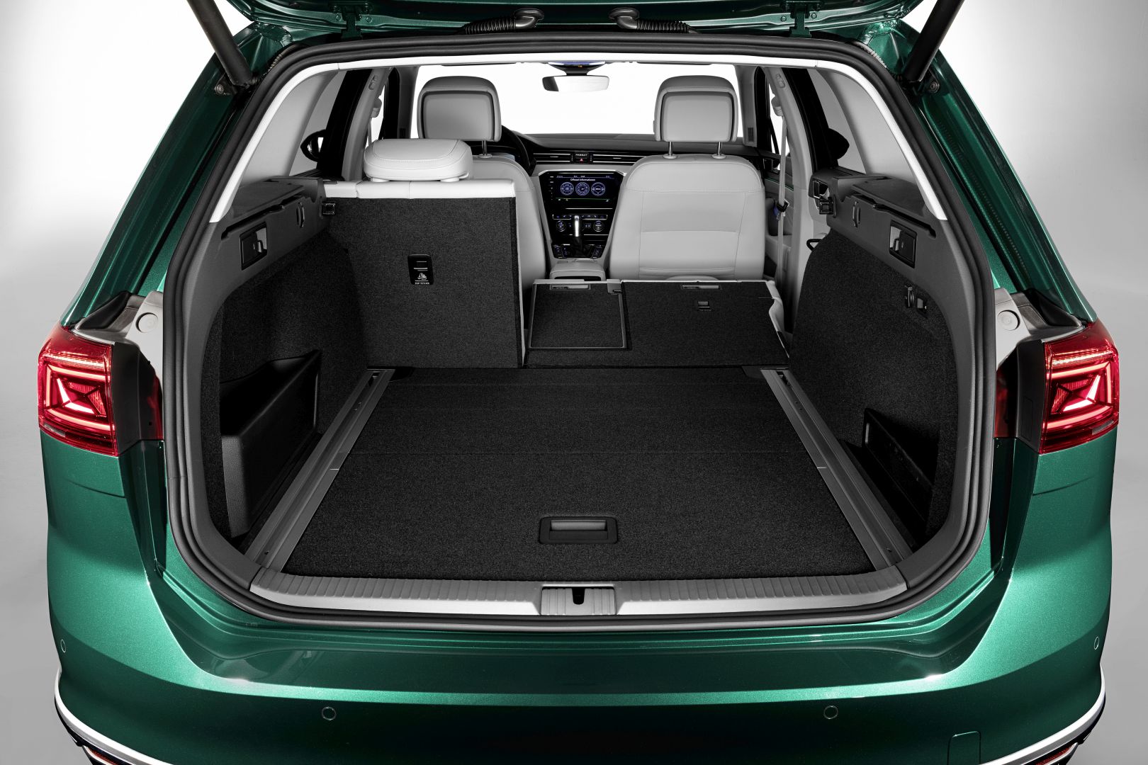 Volkswagen Passat Alltrack photo 23