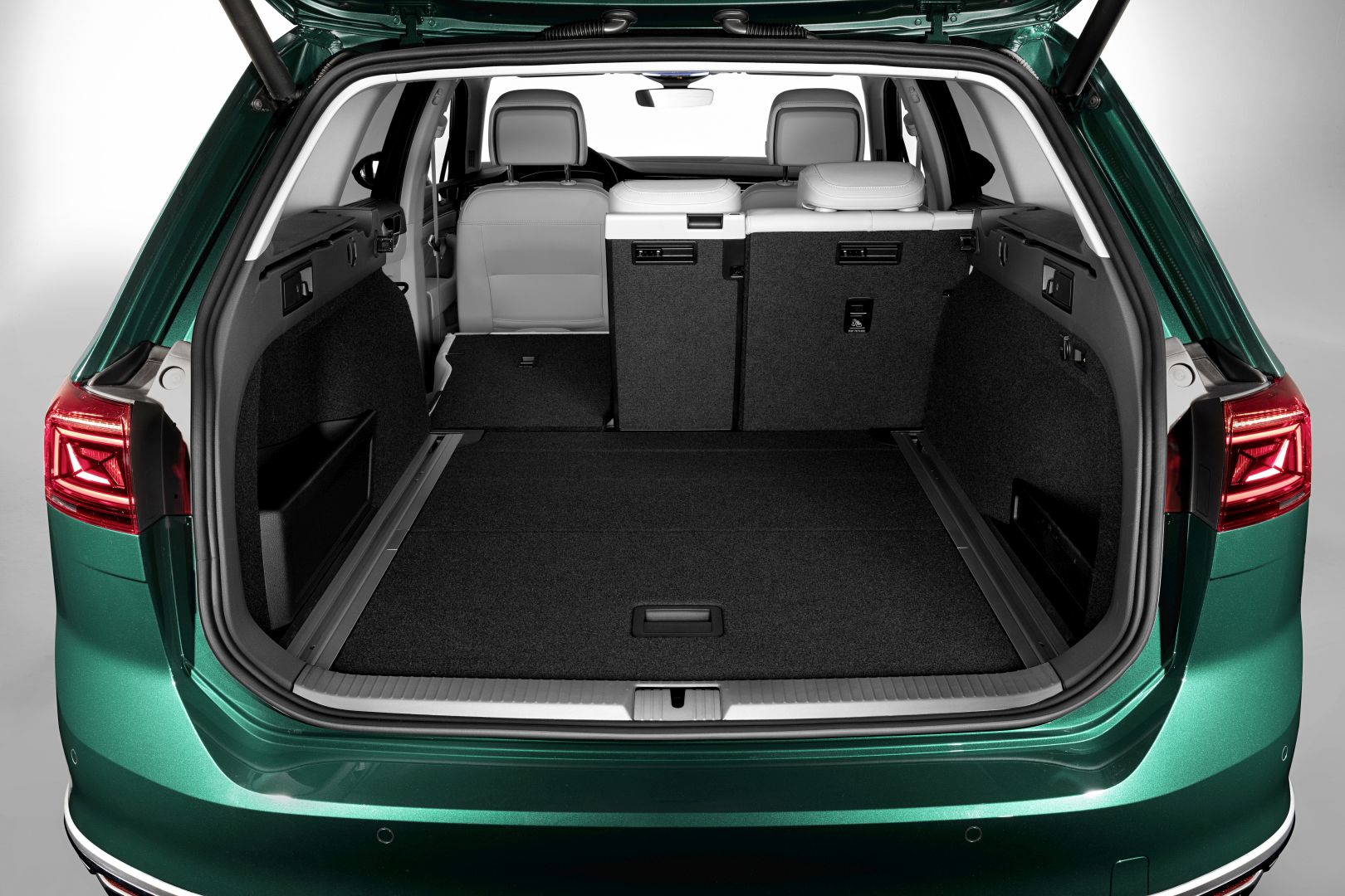 Volkswagen Passat Alltrack photo 24