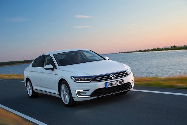 Volkswagen Passat Gte photo 10