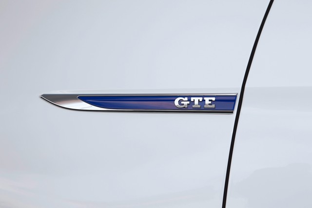 Volkswagen Passat Gte photo 15