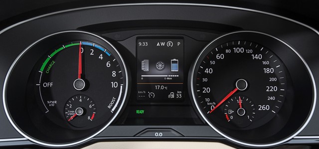 Volkswagen Passat Gte photo 17
