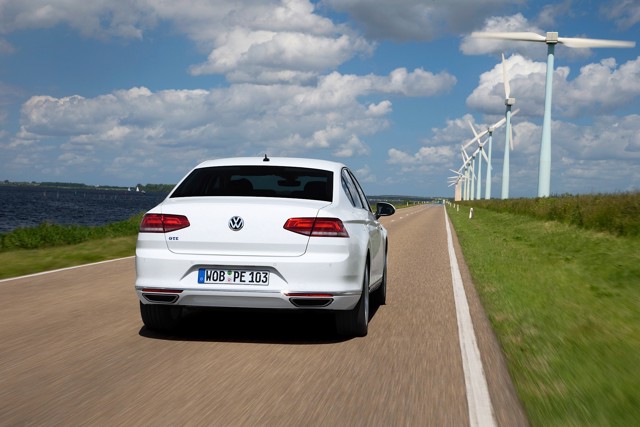 Volkswagen Passat Gte photo 7