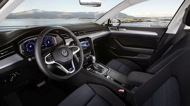 Volkswagen Passat Gte photo 8