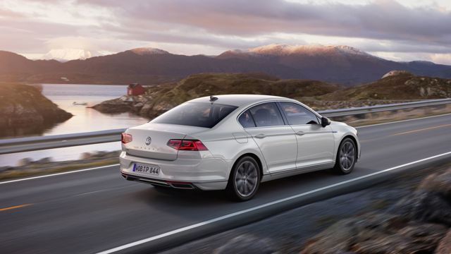 Volkswagen Passat Gte photo 3