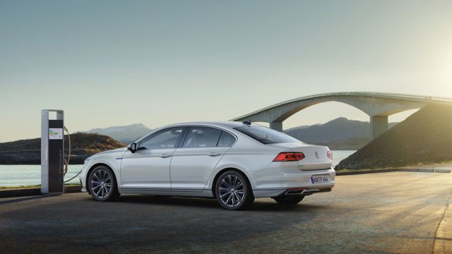 Volkswagen Passat Gte photo 5