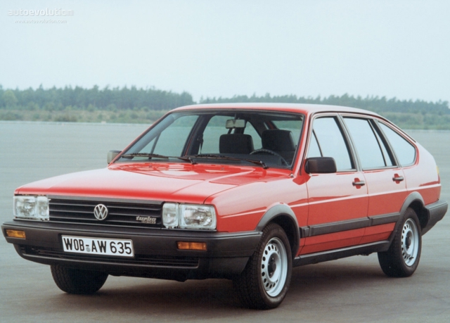 Volkswagen Passat Hatchback photo 1