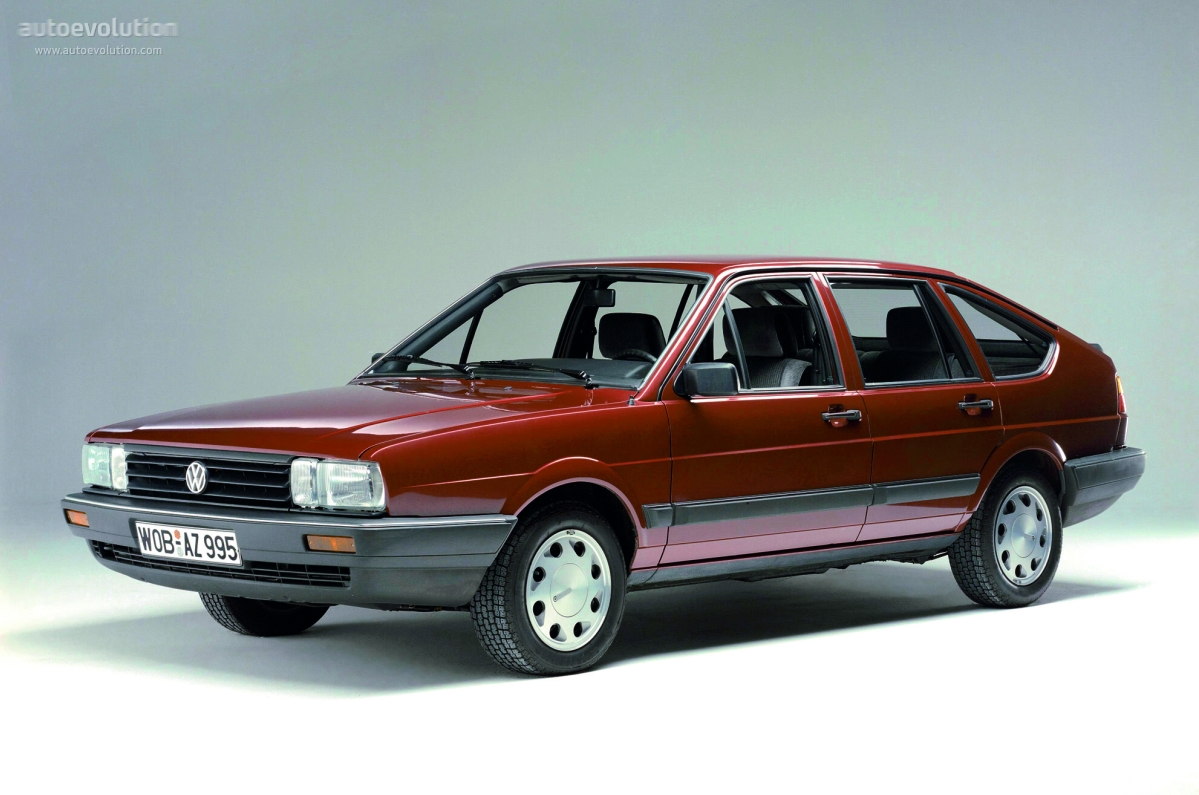 Volkswagen Passat Hatchback photo 3