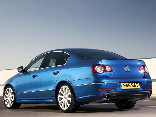 Volkswagen Passat R photo 18