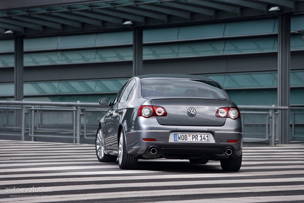 Volkswagen Passat R photo 8