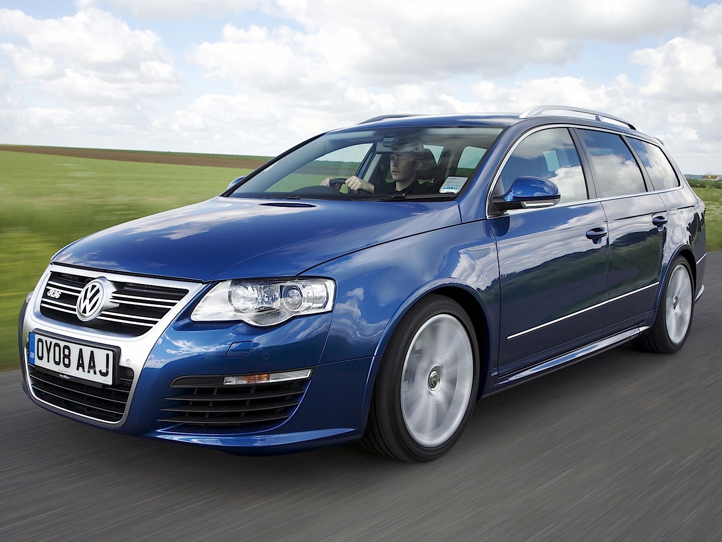 Volkswagen Passat R photo 16