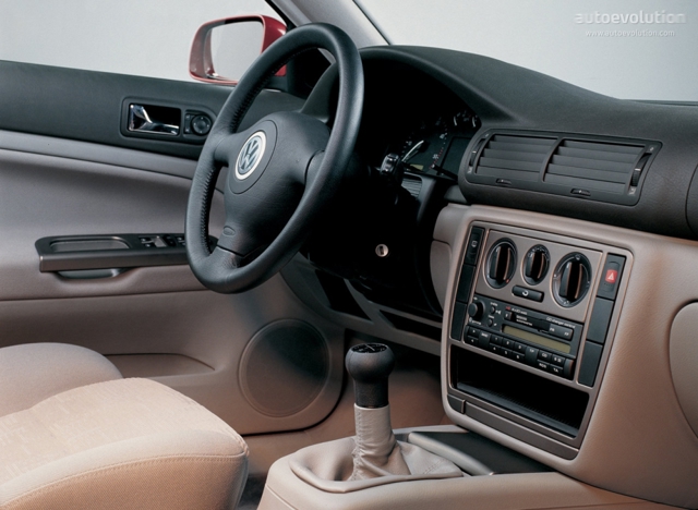 Volkswagen Passat Variant photo 3