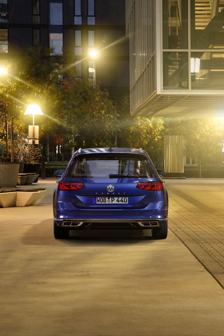 Volkswagen Passat Variant photo 16