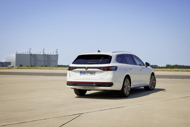 Volkswagen Passat Variant photo 22