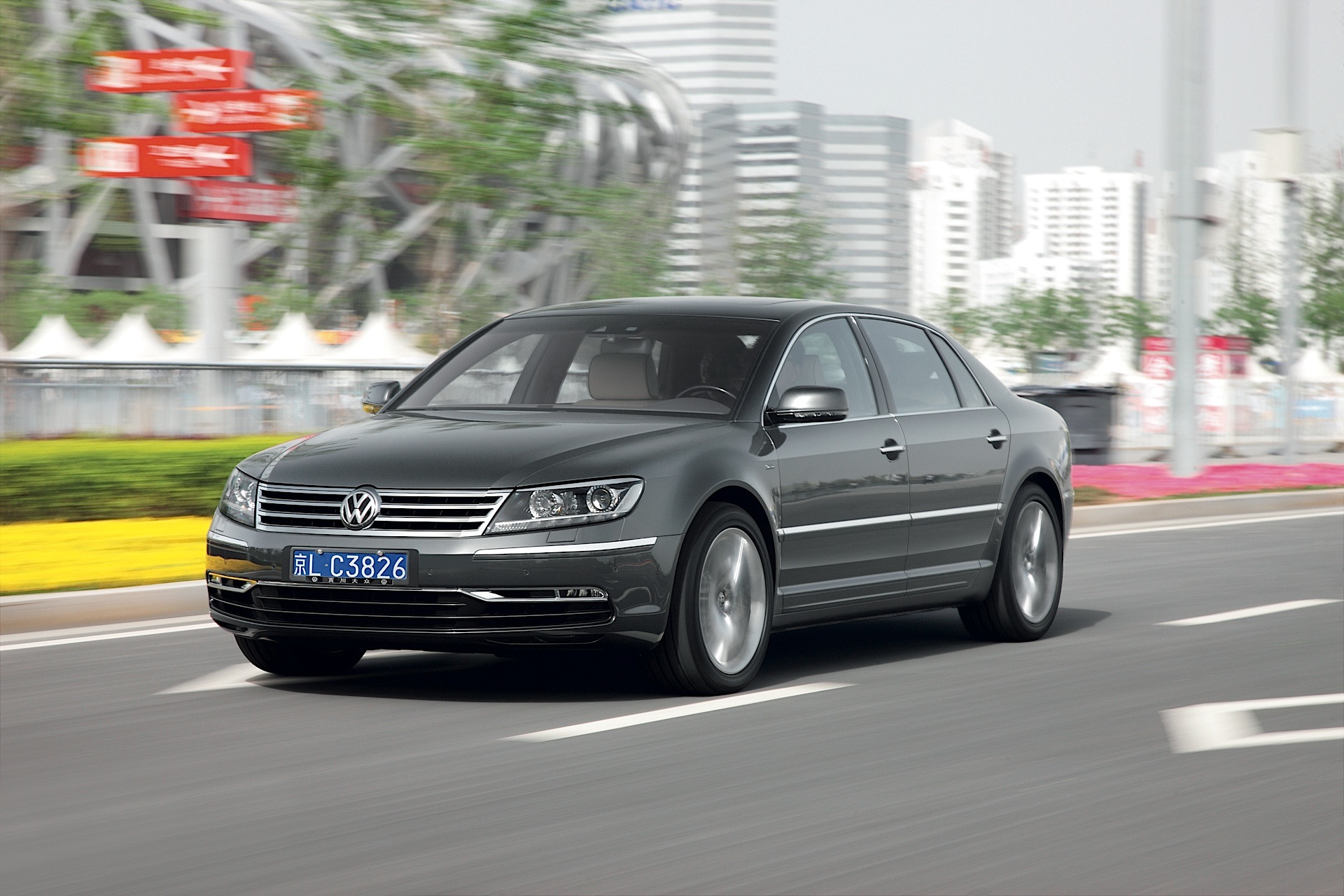 Volkswagen Phaeton photo 13