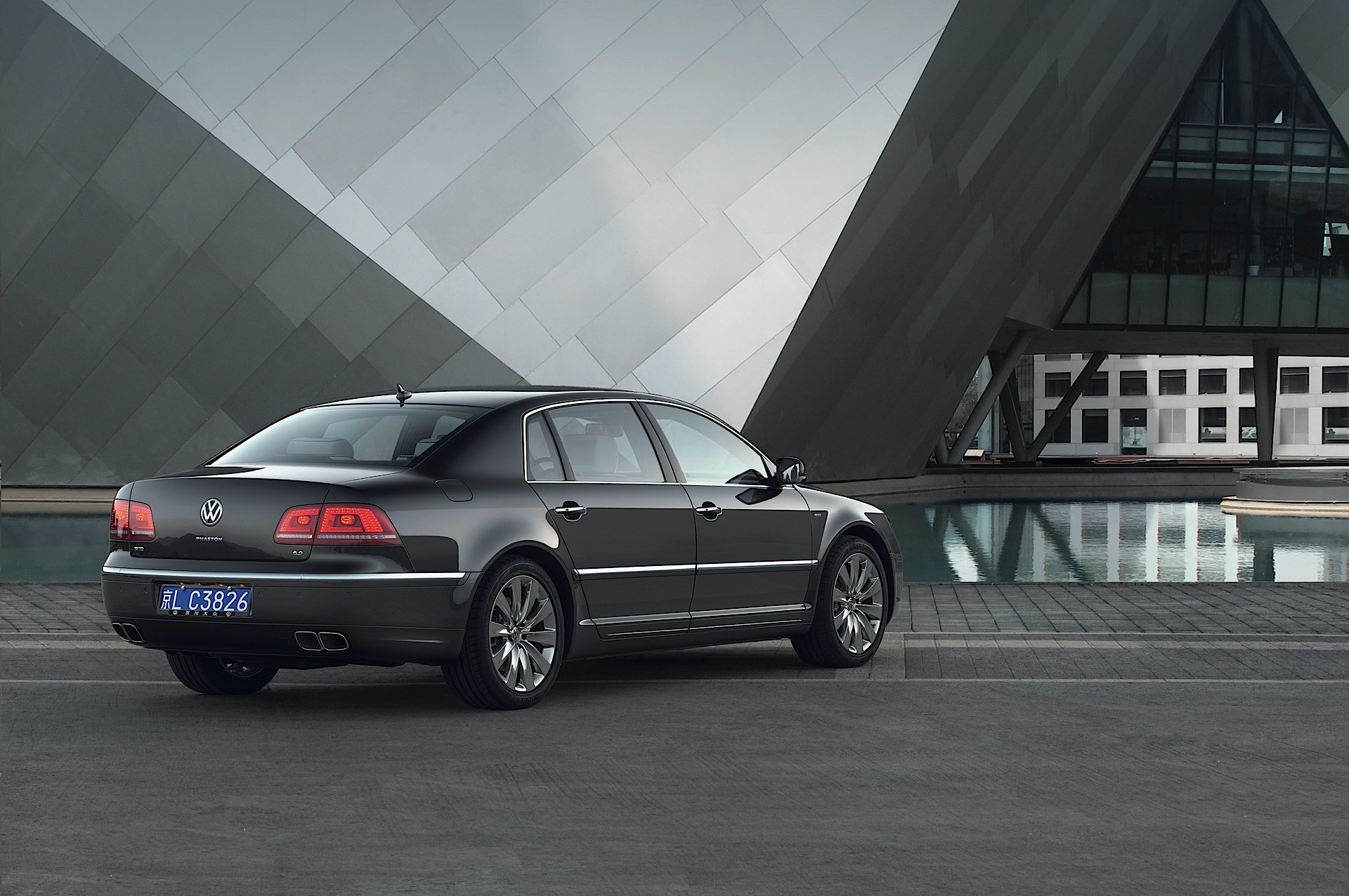 Volkswagen Phaeton photo 16