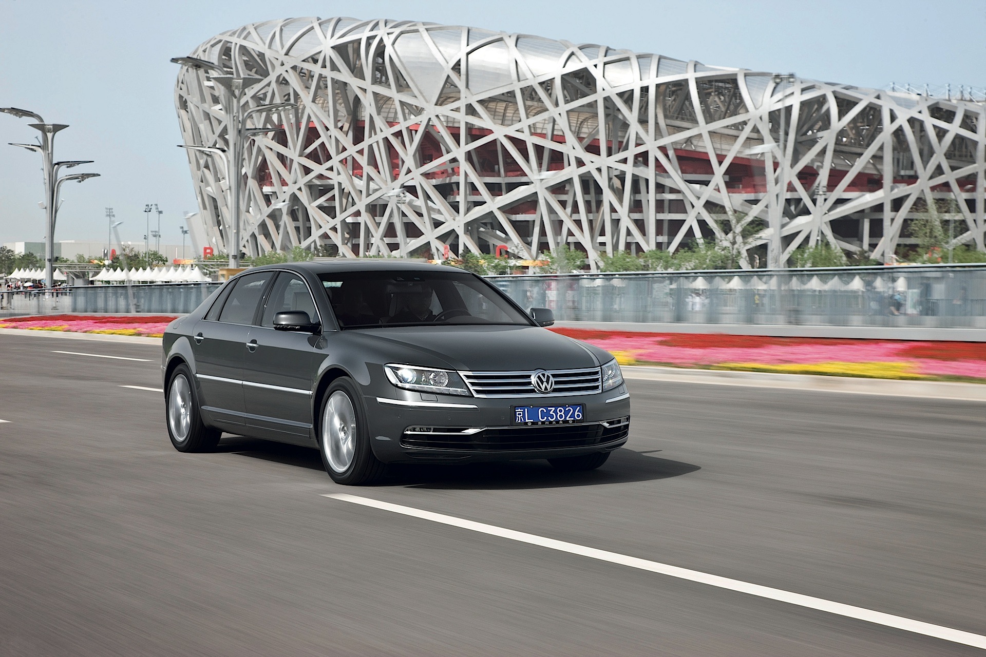 Volkswagen Phaeton photo 19