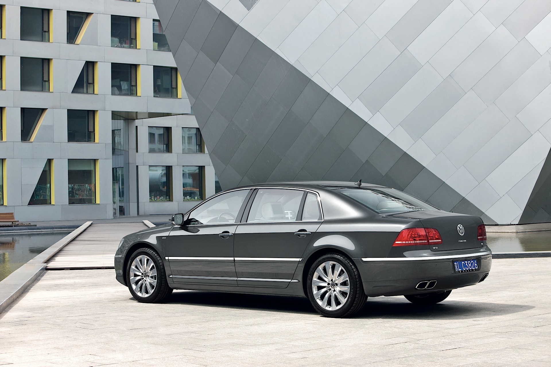 Volkswagen Phaeton photo 22