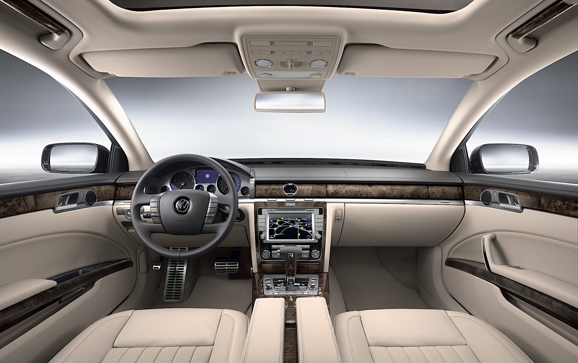 Volkswagen Phaeton photo 31