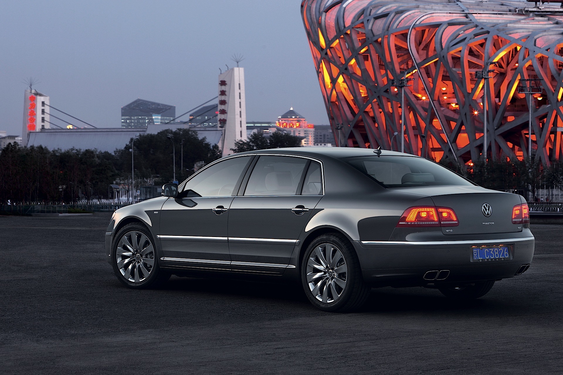 Volkswagen Phaeton photo 4