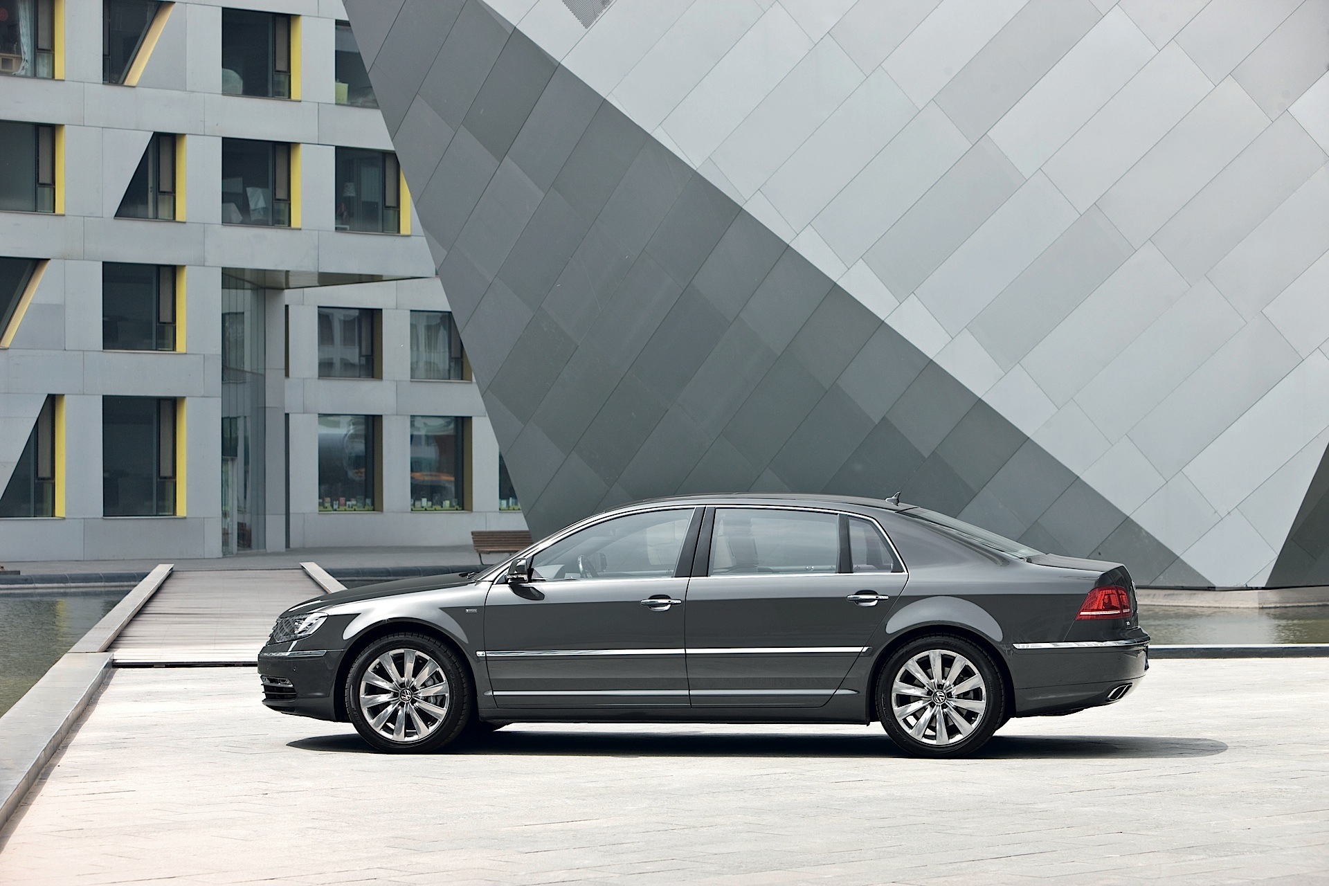 Volkswagen Phaeton photo 5