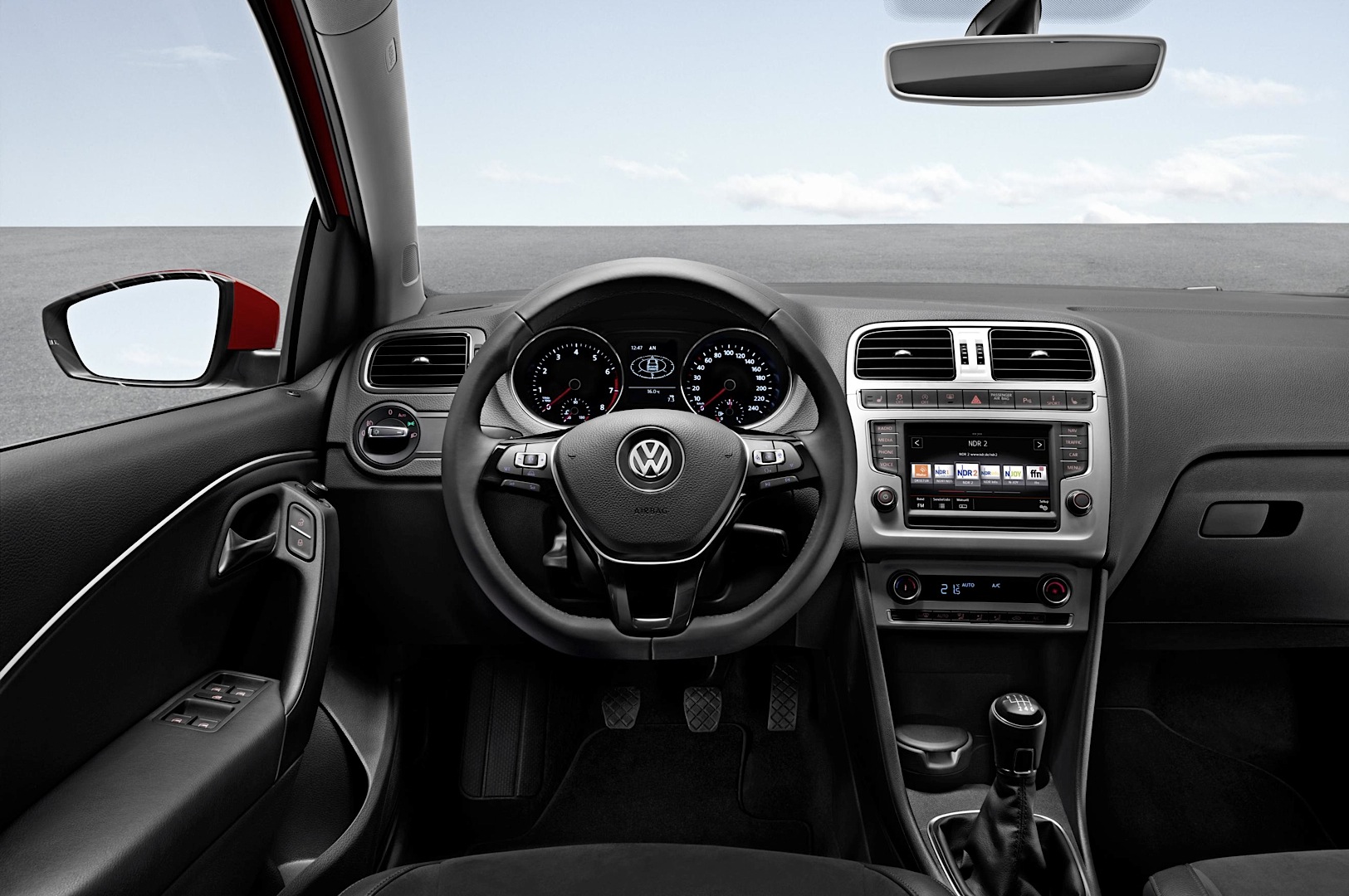 Volkswagen Polo 5 Doors photo 22