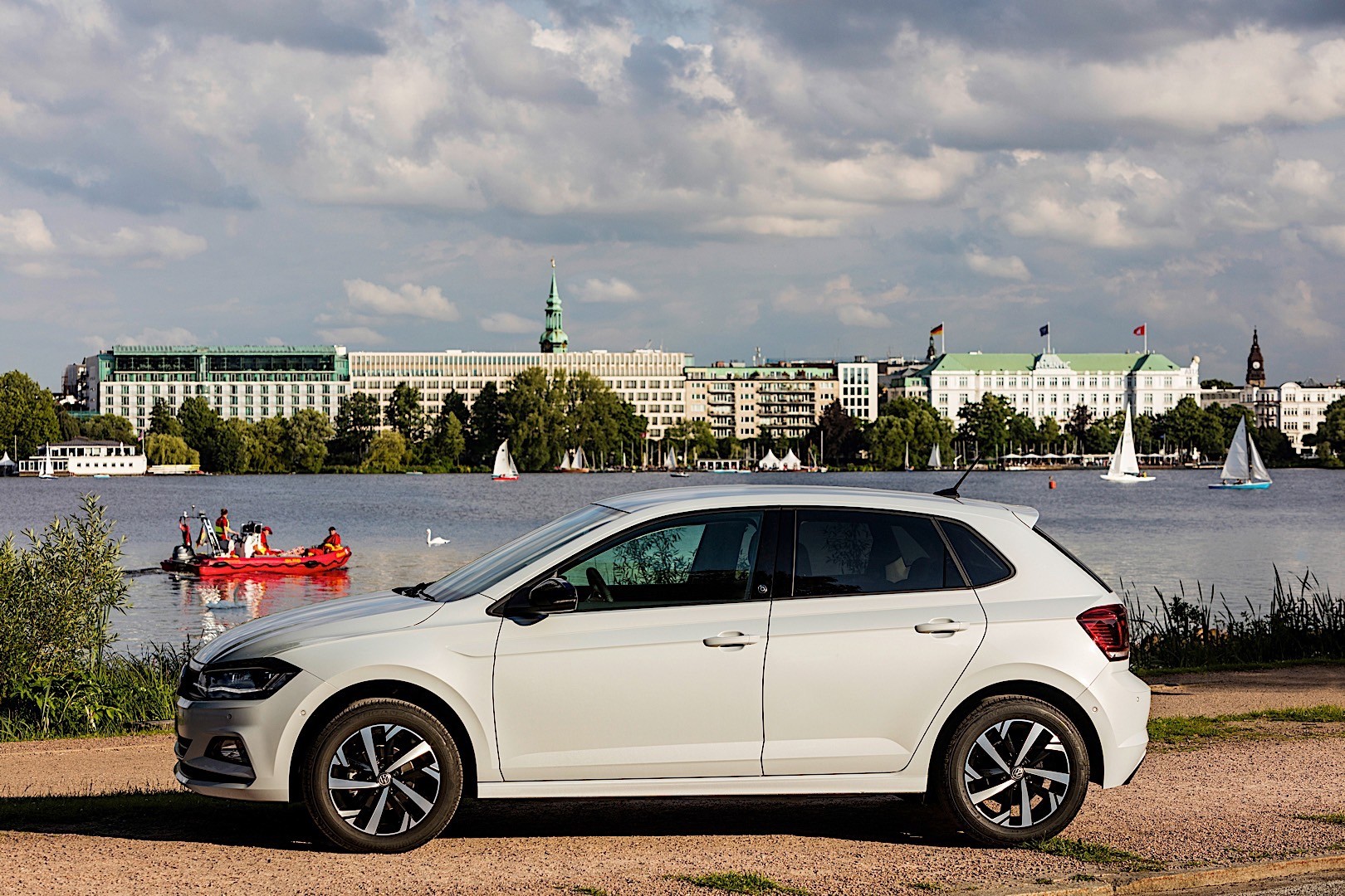 Volkswagen Polo 5 Doors photo 24