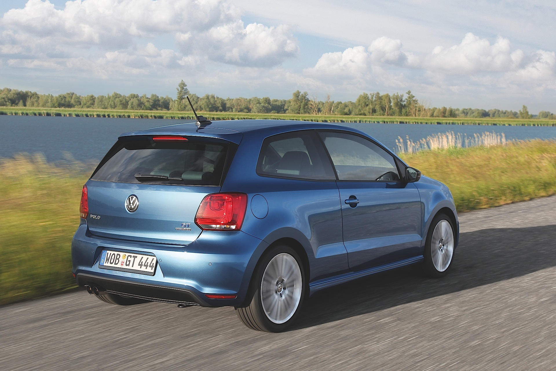 Volkswagen Polo Bluegt photo 13