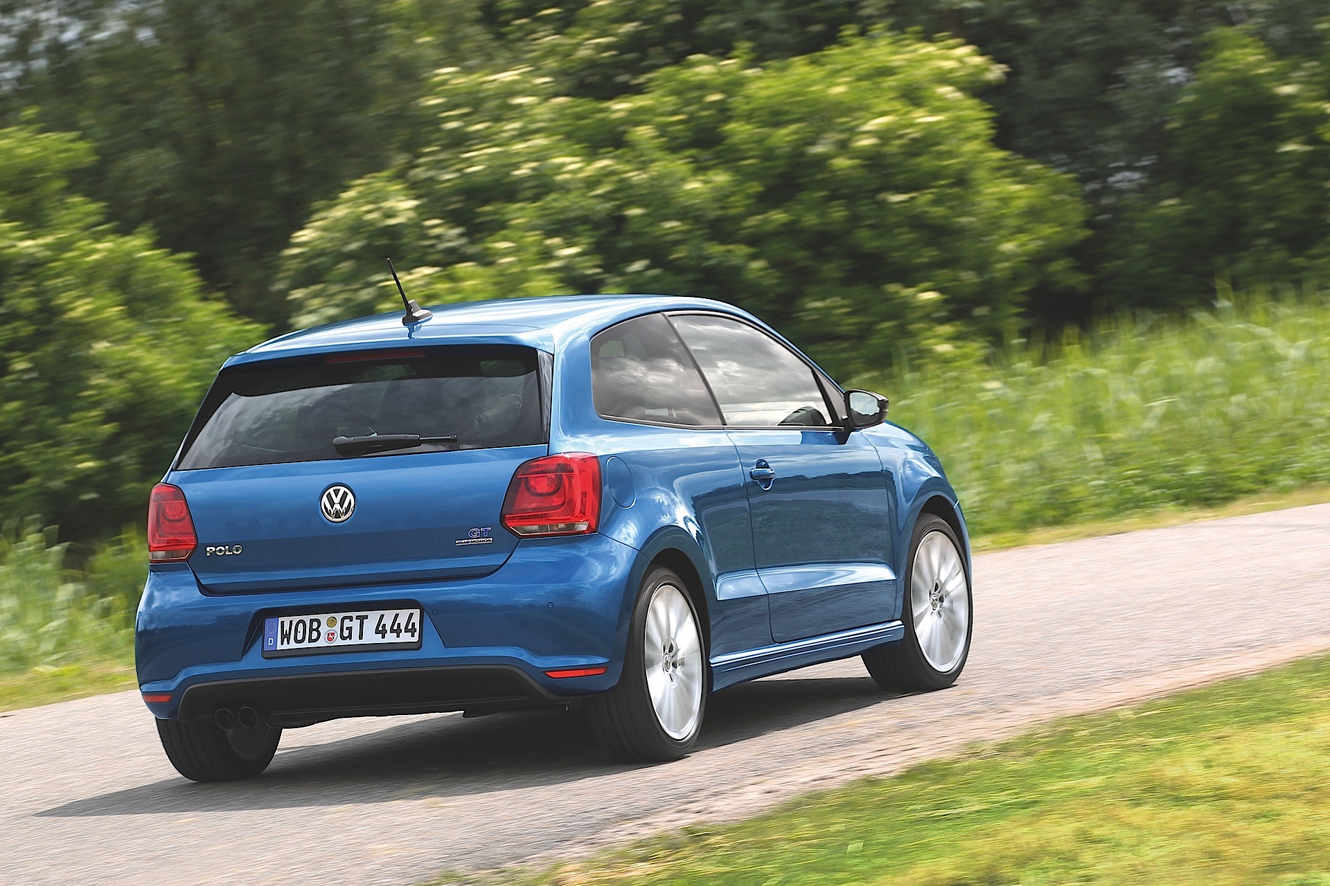 Volkswagen Polo Bluegt photo 14