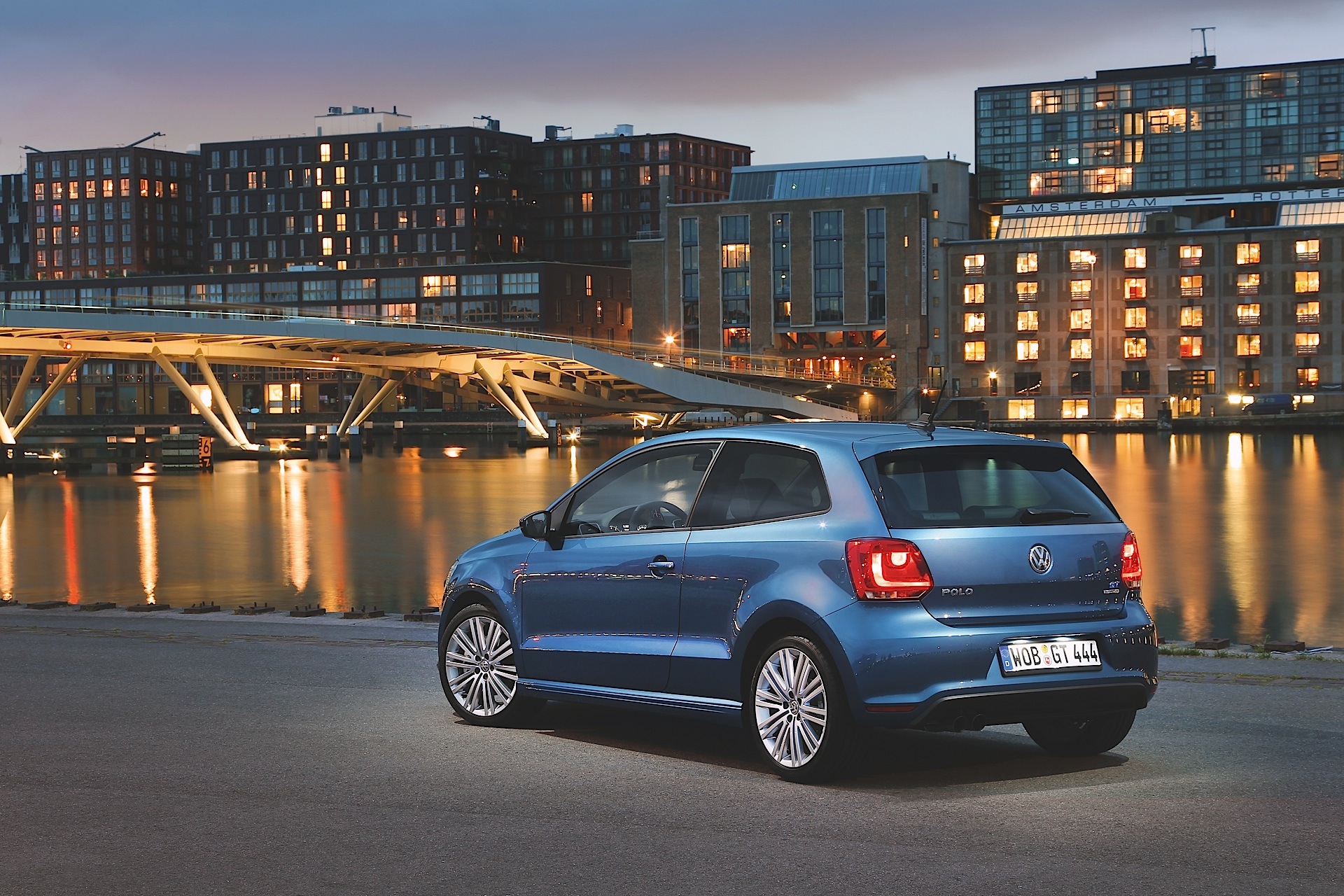 Volkswagen Polo Bluegt photo 18