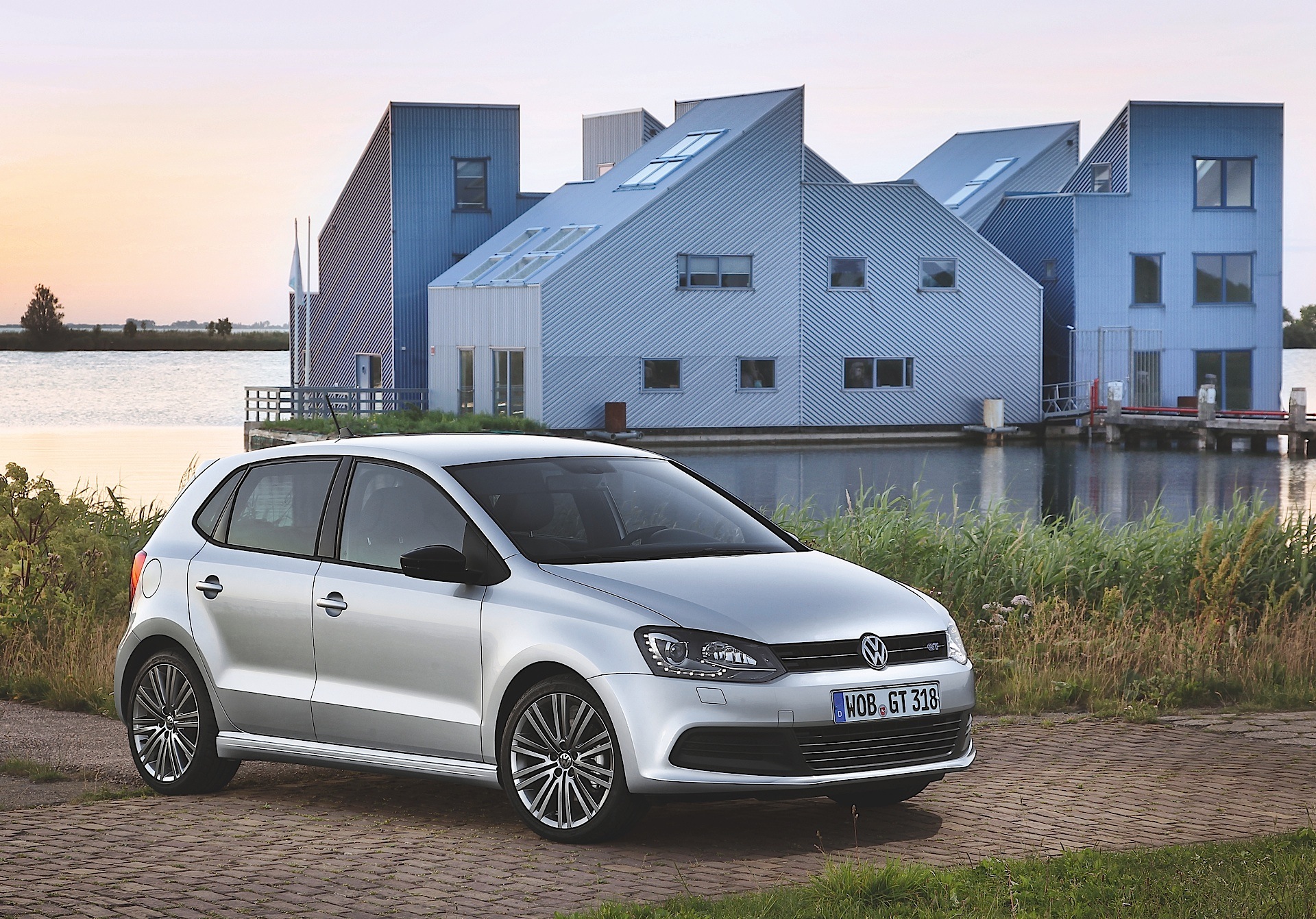 Volkswagen Polo Bluegt photo 29
