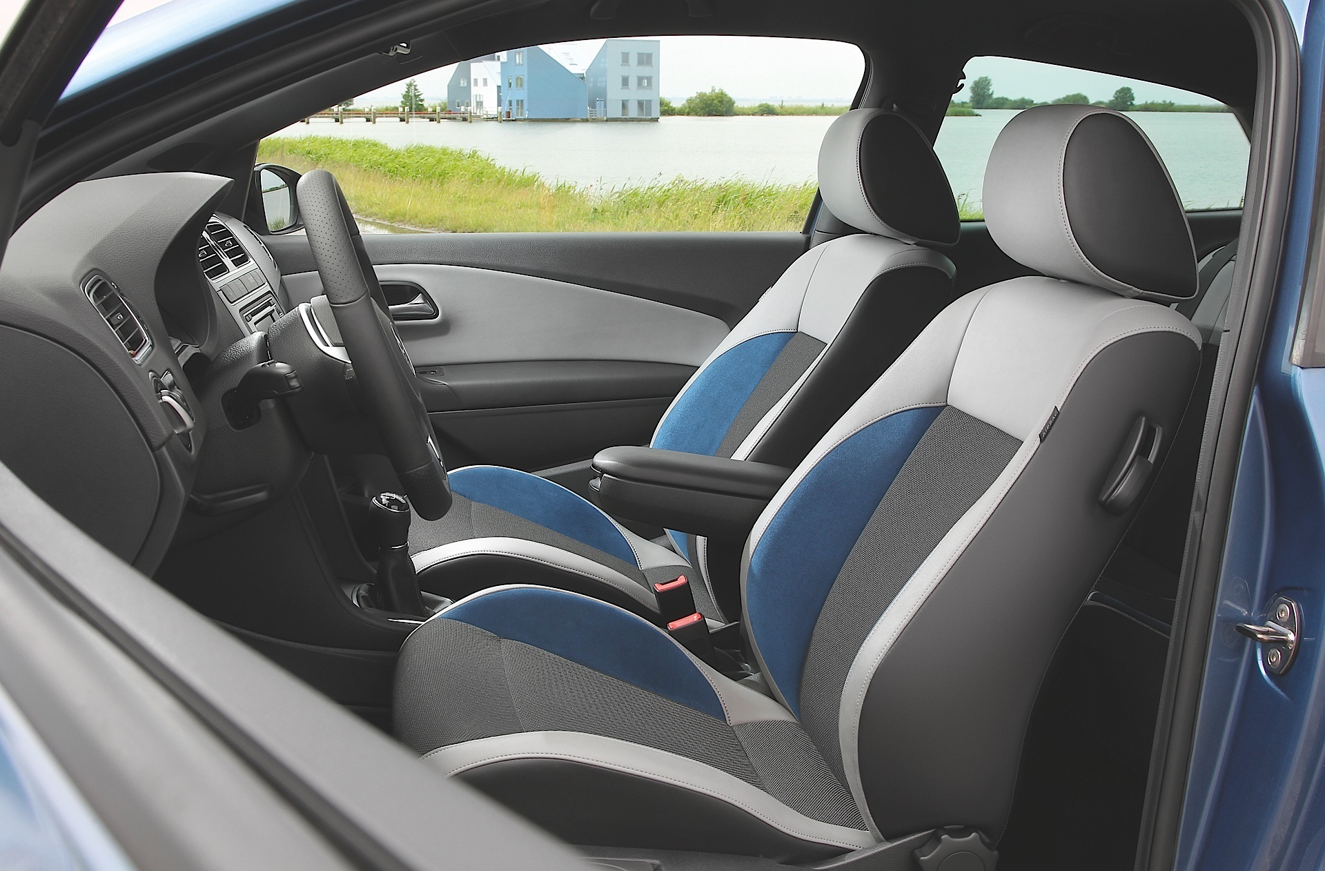 Volkswagen Polo Bluegt photo 36