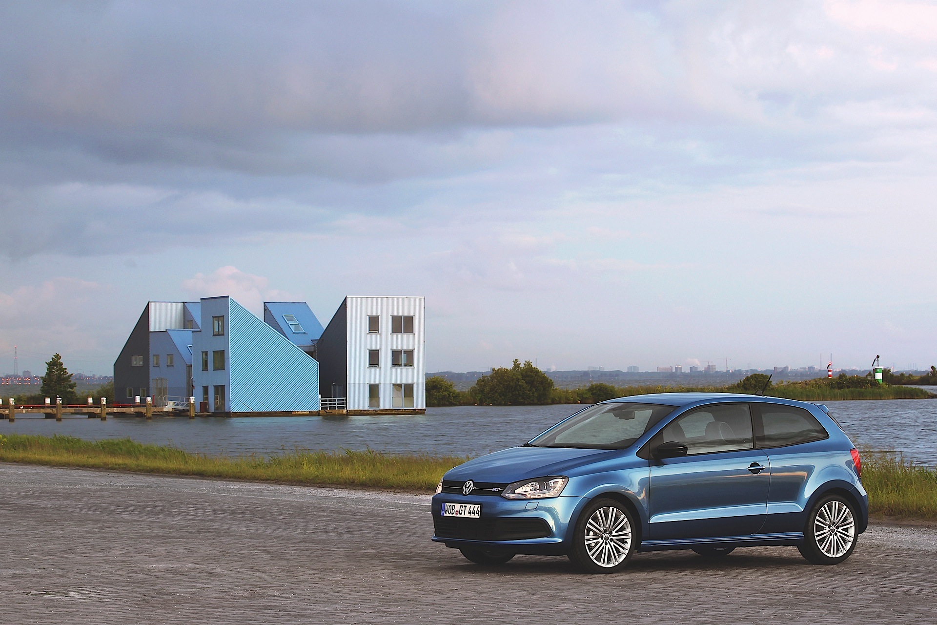 Volkswagen Polo Bluegt photo 8