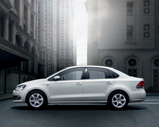 Volkswagen Polo Sedan photo 8