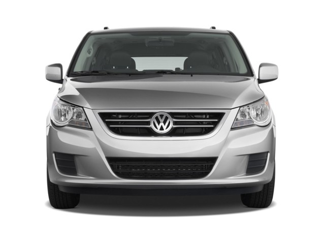 Volkswagen Routan photo 10