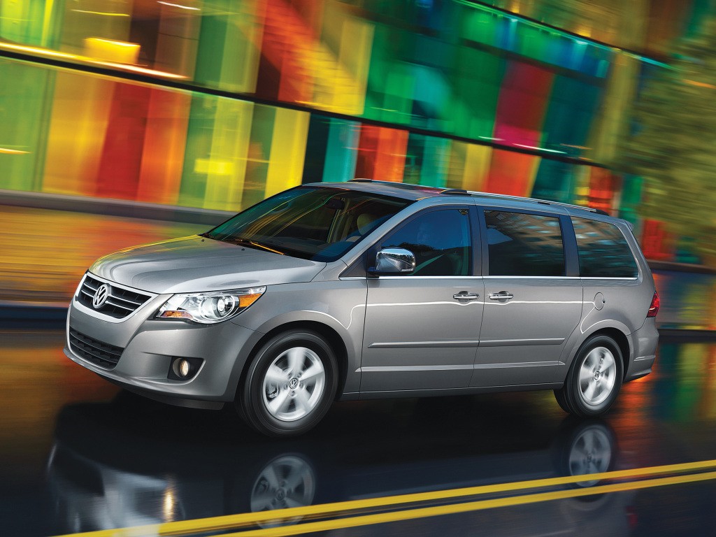 Volkswagen Routan photo 14