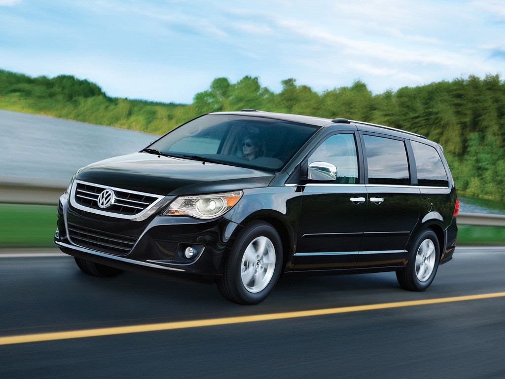 Volkswagen Routan photo 17
