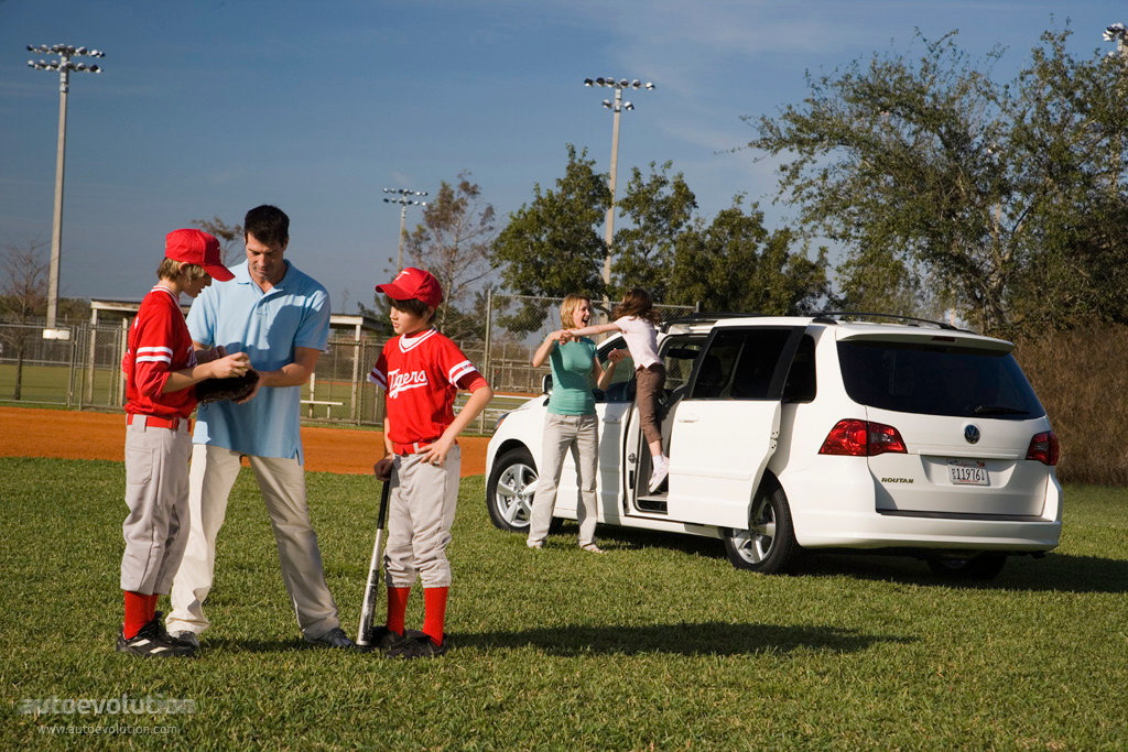 Volkswagen Routan photo 5