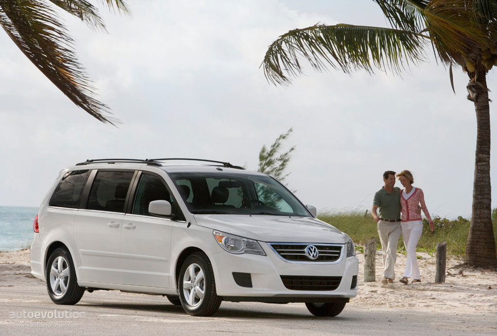 Volkswagen Routan photo 7