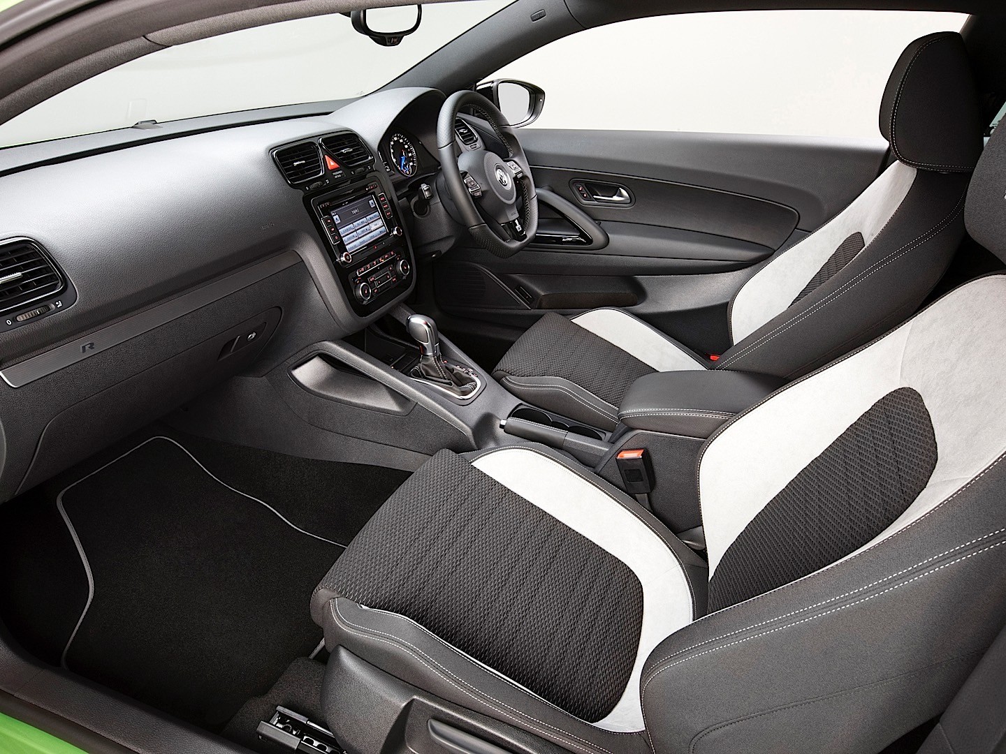 Volkswagen Scirocco R photo 79