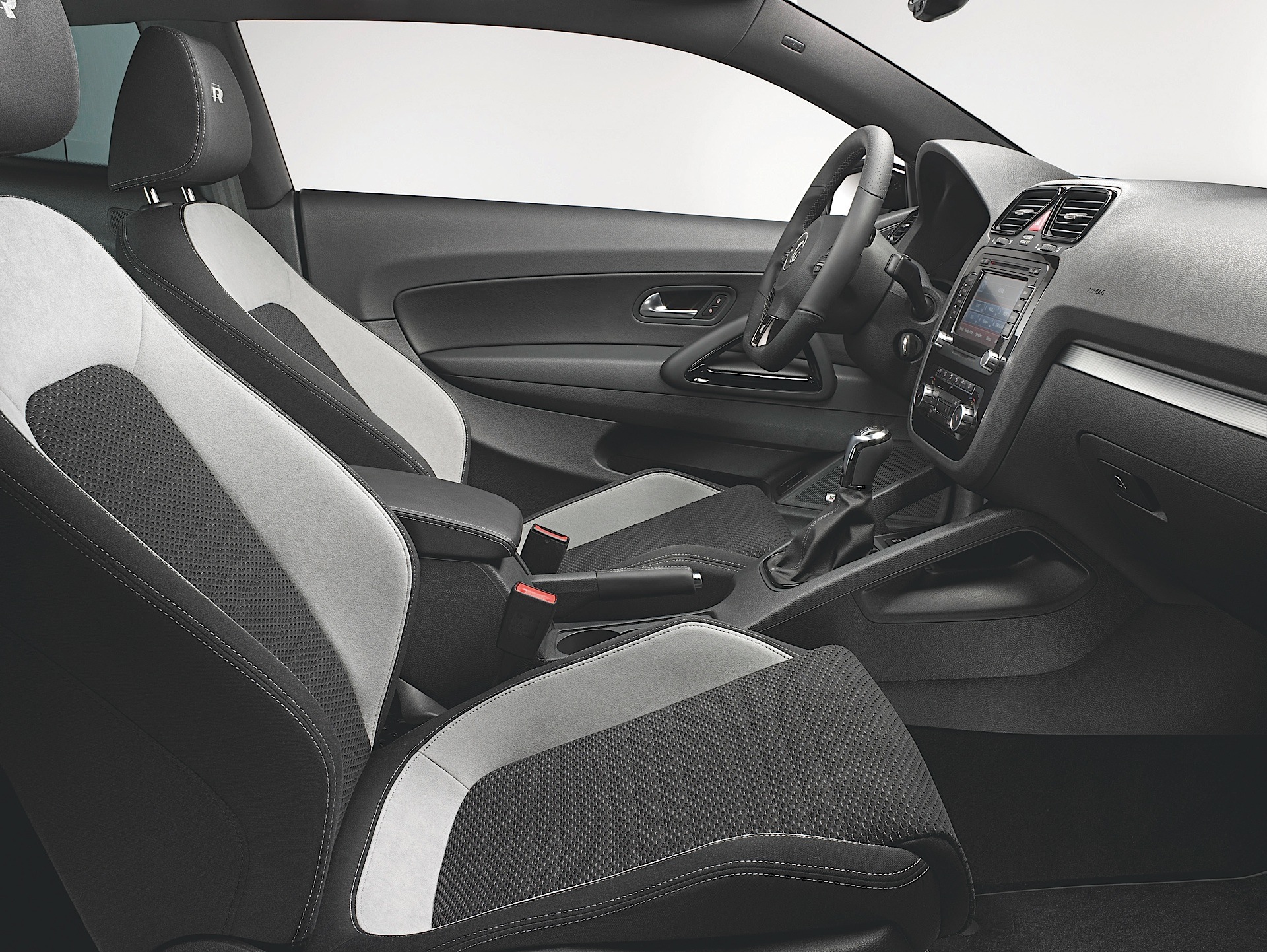 Volkswagen Scirocco R photo 76