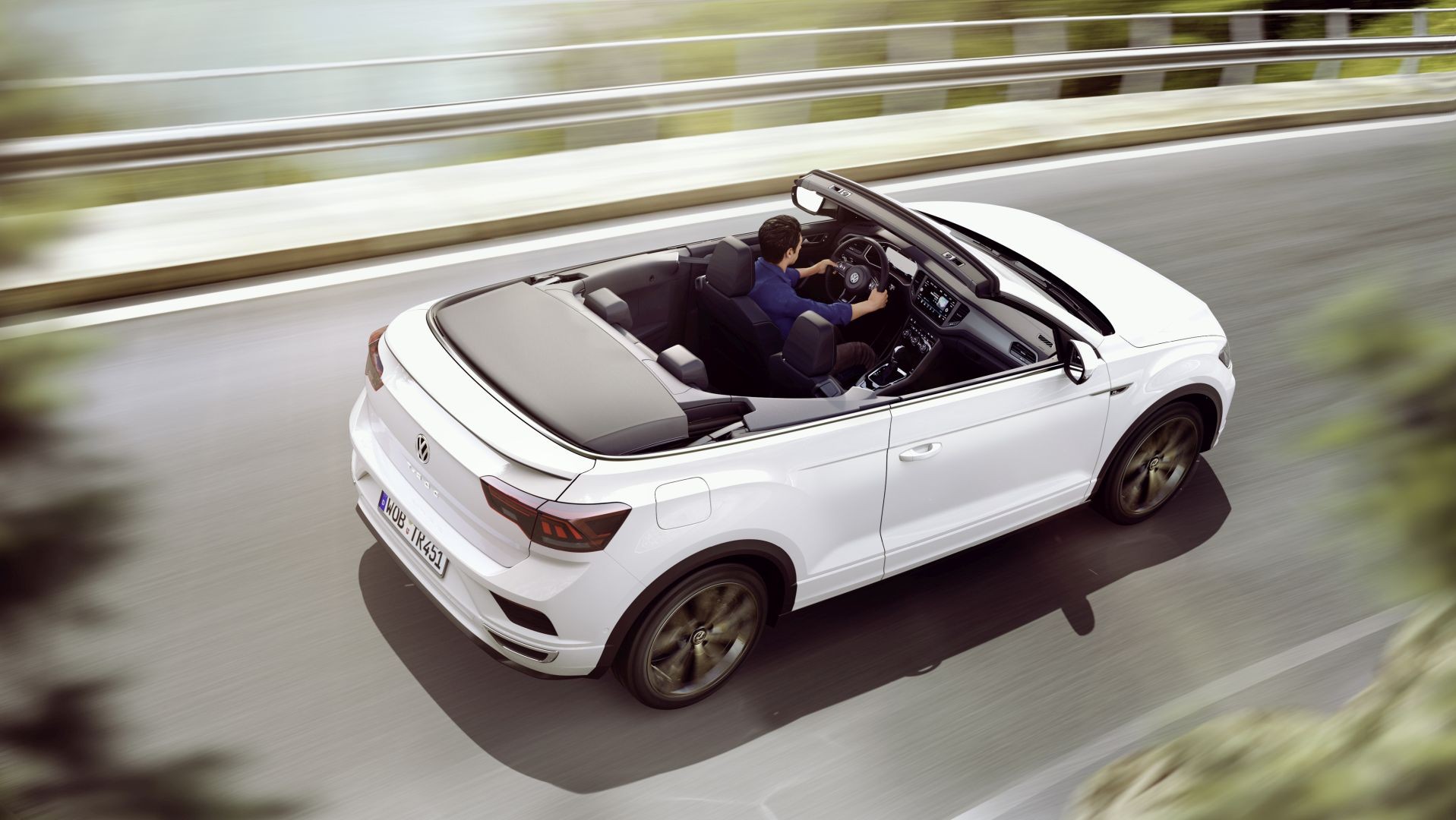 Volkswagen T-Roc Cabriolet photo 2