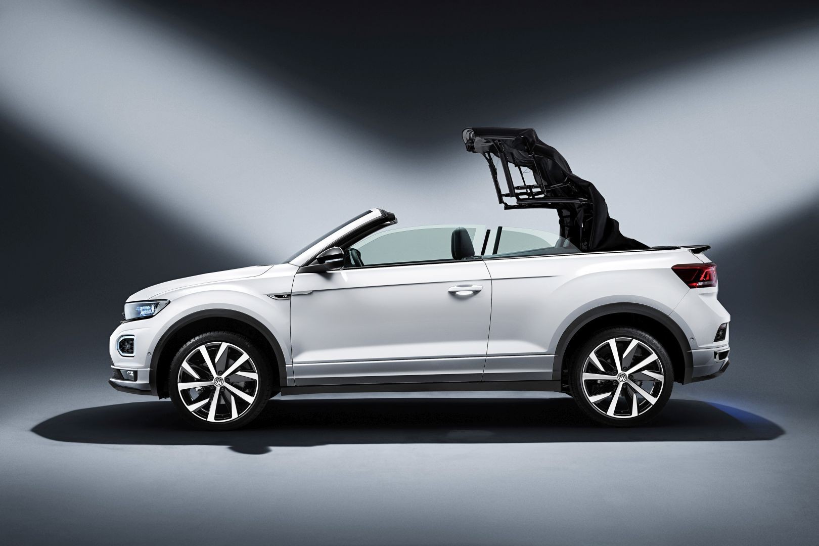 Volkswagen T-Roc Cabriolet photo 9