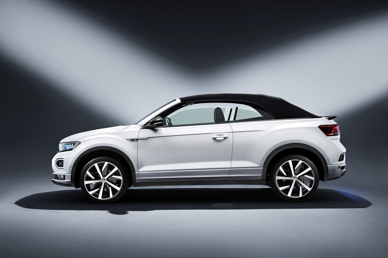 Volkswagen T-Roc Cabriolet photo 11