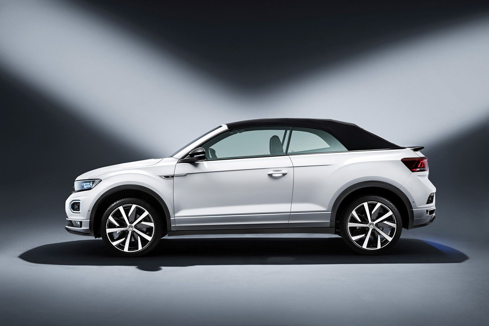 Volkswagen T-Roc Cabriolet photo 12