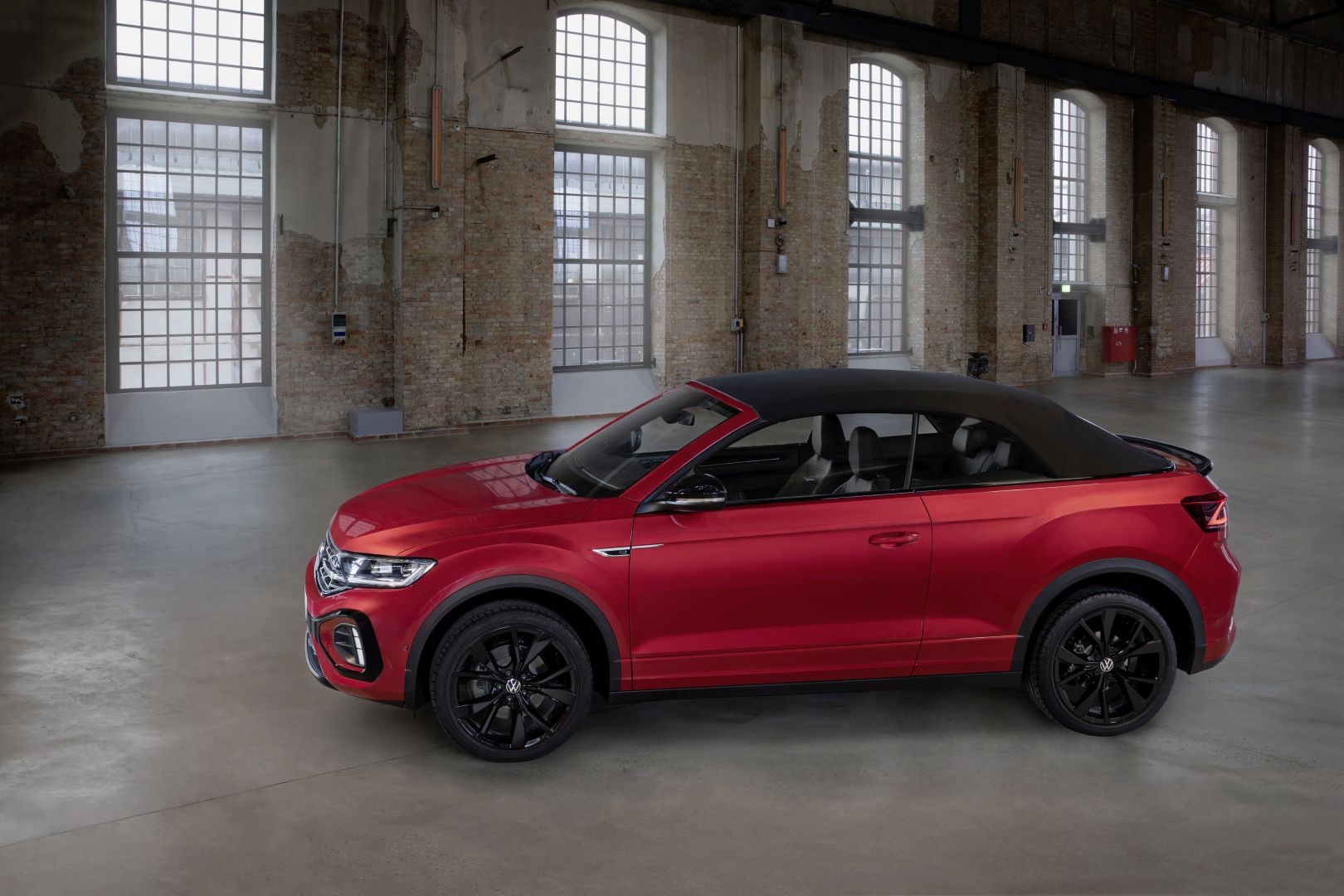 Volkswagen T-Roc Cabriolet photo 12