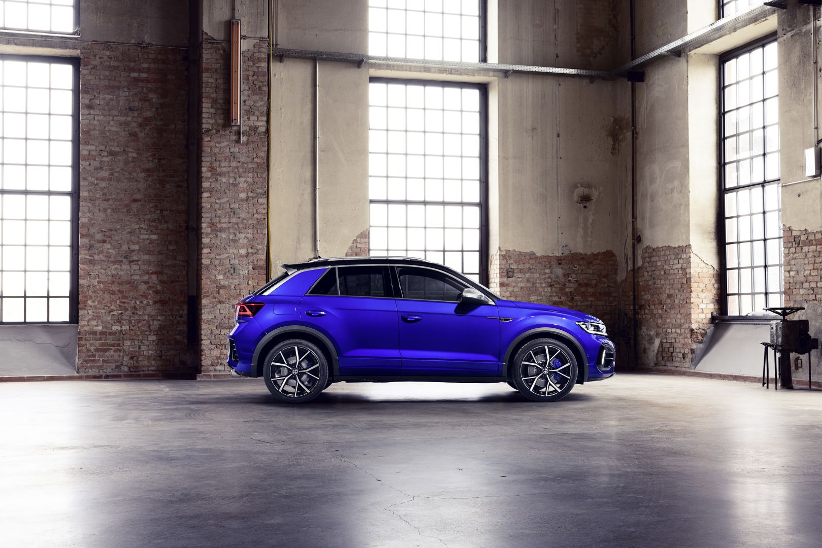 Volkswagen T-Roc R photo 2