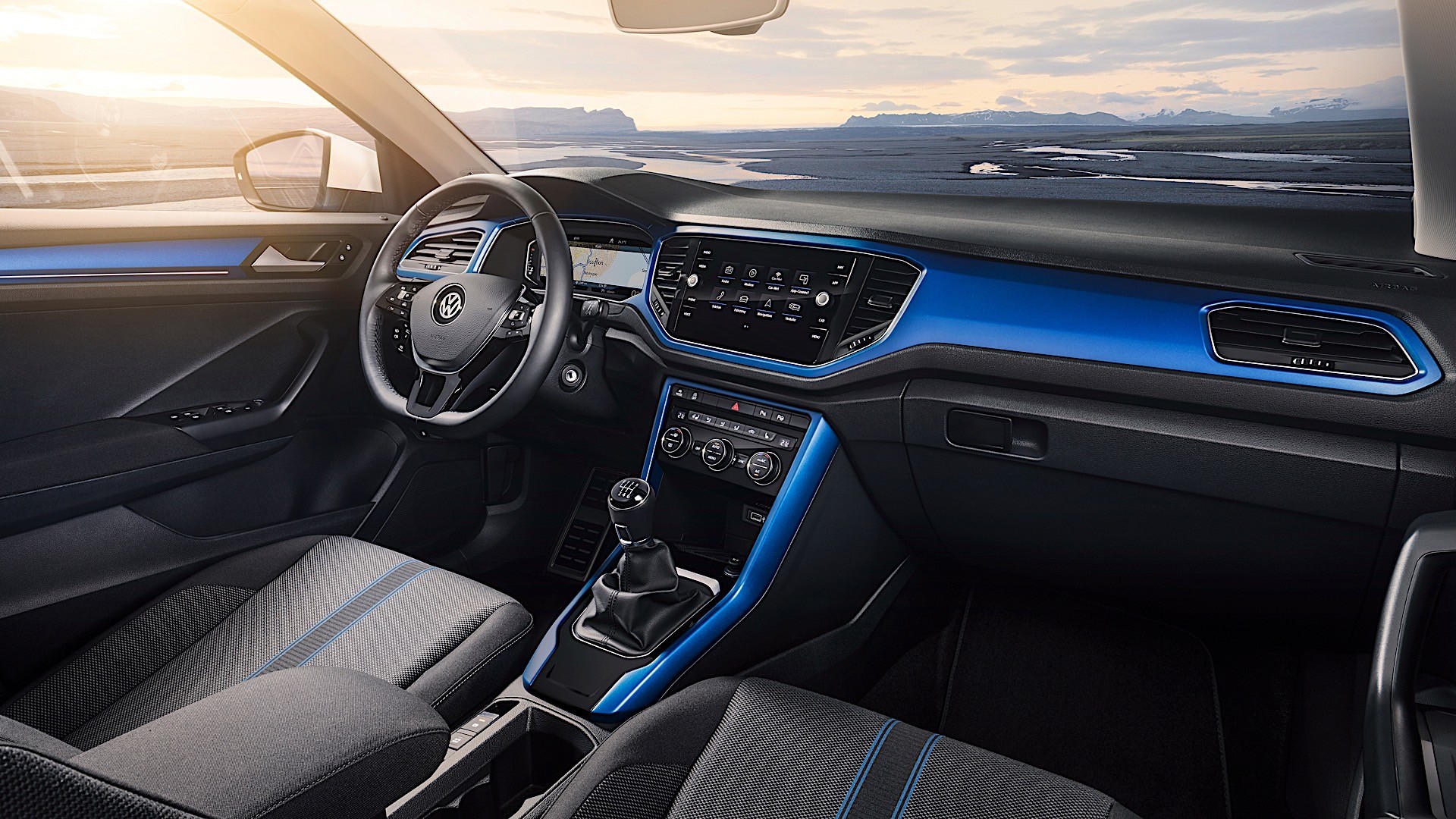 Volkswagen T-Roc photo 79